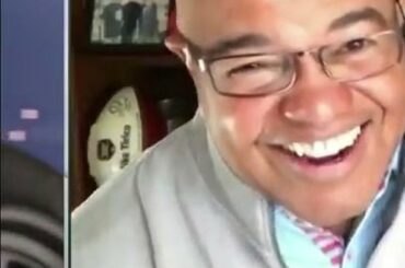 Hachette. Sashay. Gaufré. Quel est votre doc-isme préféré? #HockeyAtHome (...