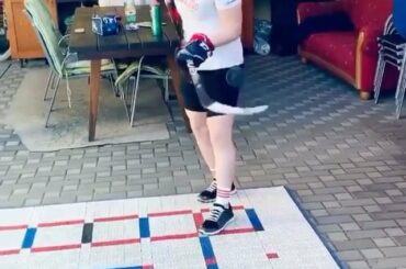 Laissez rouler! #HockeyAtHome (@mraazka, @nhleurope) ...