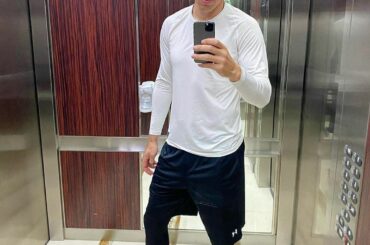 Geno va pour une déchirure. Besoin de quelque chose? #HockeyAtHome (: Evgeni Malkin, @ e.malkin ...