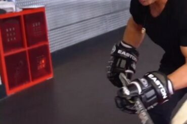 L'entraîneur de Claude Giroux (@ 28cgiroux), @tonygrecotg, a un entraînement à domicile pour ...