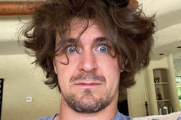 Obtenez une charge de la laitue sur Mark Scheifele. #HockeyAtHome (: @mscheif) ...