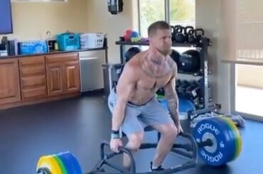 Jour de jambe? Oui, Michael Grabner en a entendu parler. #HockeyAtHome (@ grabner40, @ariz ...