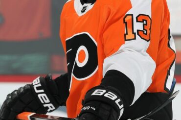 "Sortez d'ici, vous laisseriez vos citrouilles dehors." Keith Yandle, @ kphayes12, @ ...