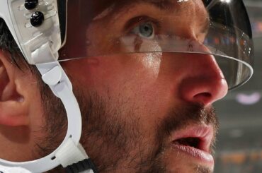 C'EST ICI!

@kathryntappennbc est rejoint par @aleksandrovechkinofficial et Wayne ...