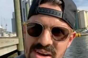 Alex Killorn a eu le cadeau parfait pour Mikhail Sergachev (@ sergach98) à la fin ...