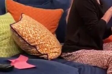 Que quelqu'un reçoive Patrick Marleau un pack de TWIZZLERS! #HockeyAtHome (TW / c_marleau) ...