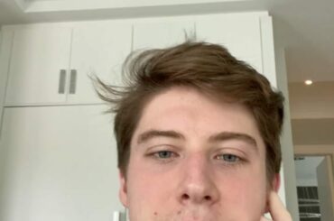 Cuillère ou fourchette pour macaroni au fromage? Mitch Marner (@ marner_93) donne son avis. #Ho ...