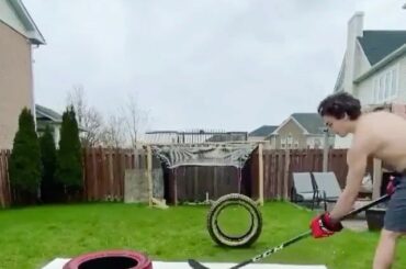 OK Thomas Johnston, nous vous voyons. #HockeyAtHome (@ ott67s) ...