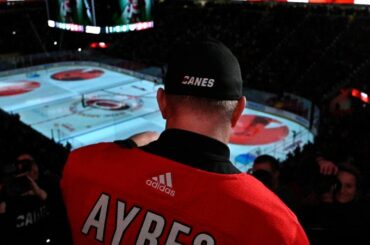 Un film sur la légende de l'EBUG David Ayres? Euh, OUI!
Donnez-lui votre vote pour #NHLFanC ...