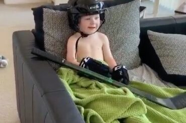 RETOUR POUR JOUER À MOOD #HockeyAtHome (@ jfenerty11) ...