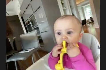 Confirmé, @ ErikKarlsson65 est passé en mode papa complet. #HockeyAtHome (: @sanjoseshar ...