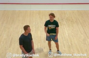 Squash avec @matthew_tkachuk et @bradytkachuk? Oh ce sera bon ... #Hockey ...
