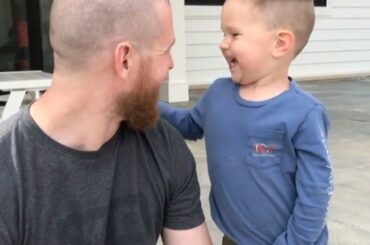 Nous avons tous besoin de quelqu'un comme le fils de @ jeffpetry26 pour battre notre coupe de cheveux #HockeyAtHome ...