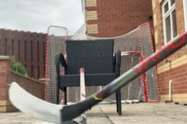 Je ne sais toujours pas s'il s'agit d'une boucle ou non ... #HockeyAtHome (@ kirky1424) ...