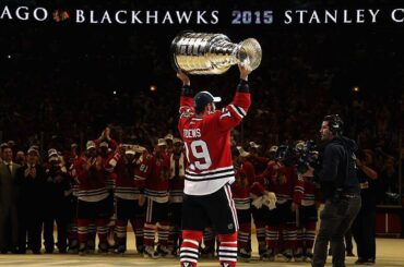Rien de plus agréable que de hisser la #StanleyCup, il suffit de demander aux @nhlblackhawks.
...