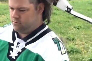 Bienvenue au salon BEAUTY. #HockeyAtHome (@beerleaguejerseys) ...