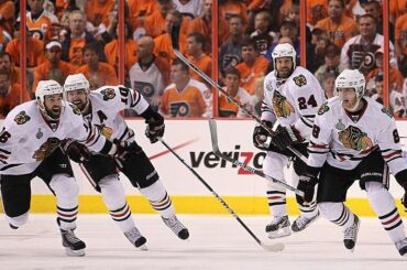Patrick Kane et les @nhlblackhawks ont commencé la dernière décennie avec une #StanleyCup. Pouvez ...