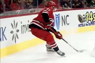 Divertissant et talentueux.  Les yeux sur les @canes une fois les #StanleyCup Qualifiers ge ...