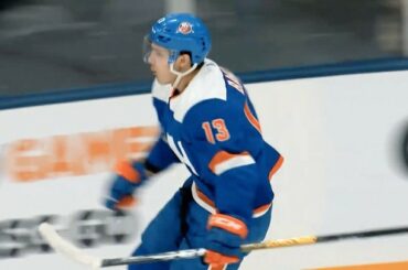 Première place pour les @ny_islanders dans les #StanleyCup Qualifiers: les @flapanthers.  ...