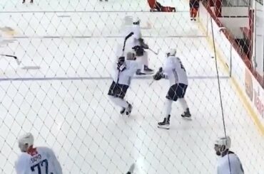 Les échauffements #StanleyCup Qualifier viennent de changer.  (@capitaux, @ tjoshie7, @tomw ...