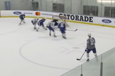 @austonmatthews va être un problème dans les qualifications #StanleyCup.  (@spor ...