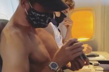 Joel Edmundson (@ jedmundson3), strictement bâclé dans l'avion.  #Coupe Stanley (...