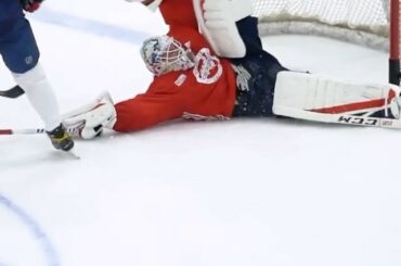 OH.  MON.  LA BONTÉ.  #StanleyCup (@capitals, Braden Holtby) ...