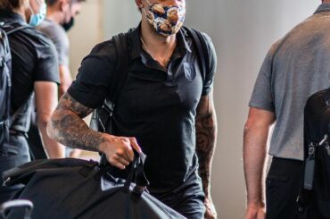 Est-ce...?  Est-ce que ça pourrait être...?  Un masque de muffin ...?  Ryan Reaves (@ reavo7five) est b ...