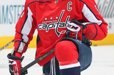 GOOSEBUMPS Asseyez-vous et laissez Doc Emrick vous préparer pour la #StanleyCup de samedi ...