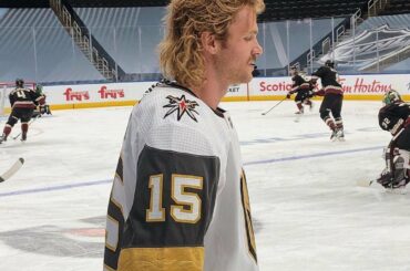 Naturel. Blond. Beauté. Jon Merrill. #Coupe Stanley

Regardez @DallasStars contre @vega ...