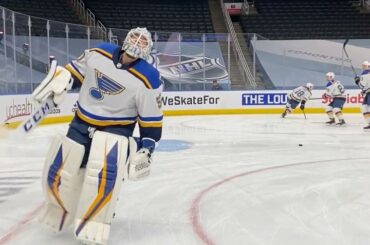 Ouais, ce serait un lancer de rondelle PARFAIT de Jordan Binnington (@binniner).

On dirait que ...