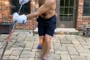Ryan O'Reilly's pre-bubble training was something else.  #StanleyCup 

( TW/coac...