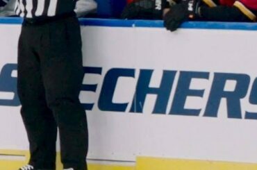 ARBITRES MIC'D UP

Écoutez Wes McCauley et les #StanleyCup Qualifiers o ...