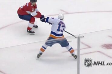 Nonna approuve, Mat Barzal (@ barzal97). #StanleyCup Qualifiers

: @Nhlonbcsports ...