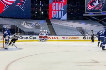 À PLUS. Cela est sorti rapidement du bâton de @ oliverbjorkstrand. #Coupe Stanley

: @Nh ...