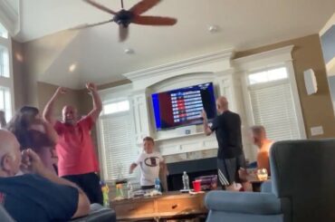 @nyrangers fans were HYPED to get the first pick in the 2020 #NHLDraft! 

( TW/M...