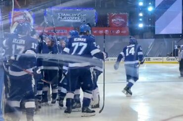 -Brayden Point 5e gagnant en OT
- @ tblightning remporte le 4e match le plus long de l'histoire de la LNH ...