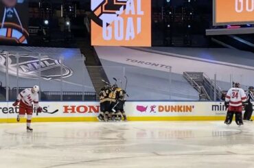 WINNER, WINNER CHICKEN DINNER!

Patrice Bergeron and the @nhlbruins take Game 1 ...