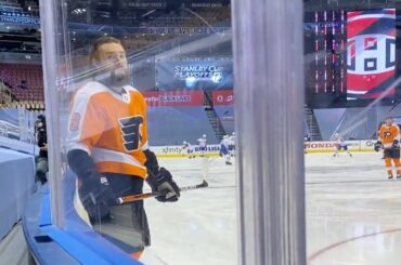 Ivan Provorov (@ipro13) is ever so graceful.  #StanleyCup

: @nhlonnbcsports : @...