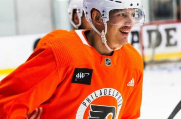 Matin: Made.

Stick taps pour le retour de @ oskarlindblom à la pratique! #StanleyCu ...