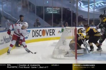 @andrei_svechnikov37 tried the lacrosse move in OT of the #StanleyCup Playoffs

...
