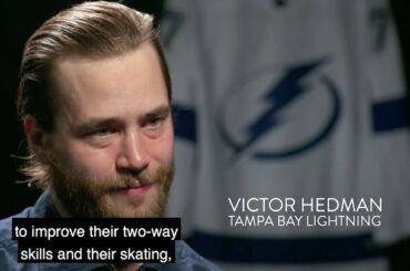 En tant que jeune défenseur grandissant en Suède, Victor Hedman avait une idole: Nicklas ...