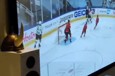 Réservez un billet pour la Norvège à accrocher dans cette grotte des fans! #MyPlayoffsMoment

(Redd ...