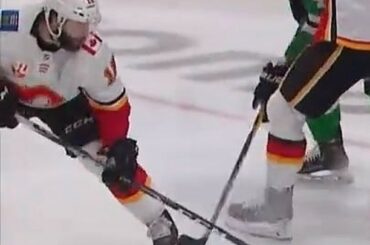 - The @vegasgoldenknights win in OT to take a 2-0 series lead. 
- @jamieoleksiak...