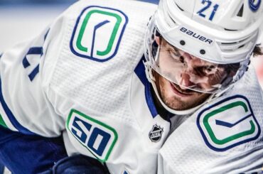 Les @stlouisblues et @canucks s'affrontent dans le troisième match de ce soir. Qui obtient le W ...