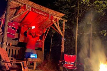 Camping + #StanleyCup Playoffs = #MyPlayoffsMoment

(@therealjabone) ...