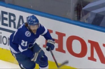 À juste titre, Brayden Point et Denis Gurianov (@ guryan_97) ont fait leur Clutch ...