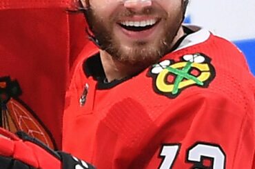 Alex DeBrincat (@ brinksy97) a rendu @biznasty ridicule dans ce match @easportsnhl ...