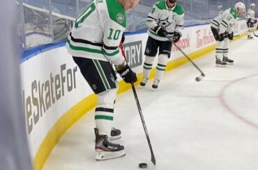 Tyler Seguin (@ tseguin92) et le premier match arrivent! #Coupe Stanley

: @Nhlonnbcsport ...