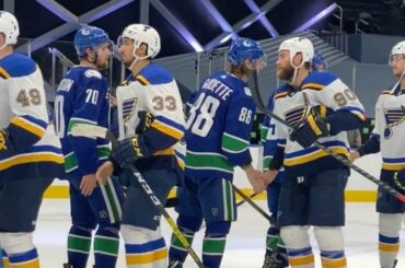 #HockeyHandshakes, même après les batailles les plus féroces. #Coupe Stanley...